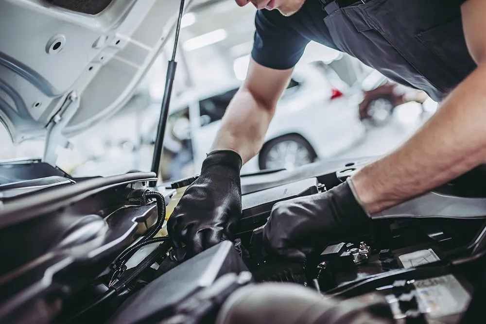 How to Maintain Your Vehicle's Engine for Optimal Performance in Springfield, Missouri